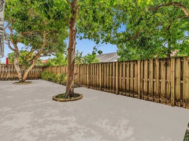 Small Image of 9900 SOUTH WEST 12 ST, Pembroke Pines Number 30