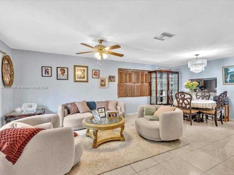 Small Image of 9900 SOUTH WEST 12 ST, Pembroke Pines Number 5