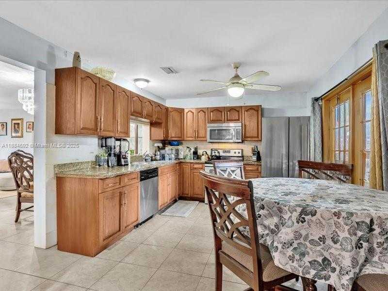 Small Image of 9900 SOUTH WEST 12 ST, Pembroke Pines Number 7
