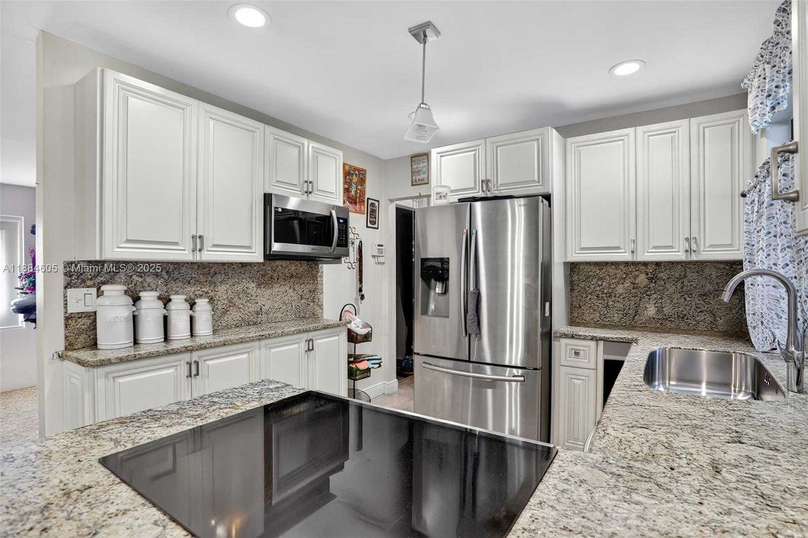 Small Image of 1310 SOUTH WEST 7TH AVE, Deerfield Beach Number 10