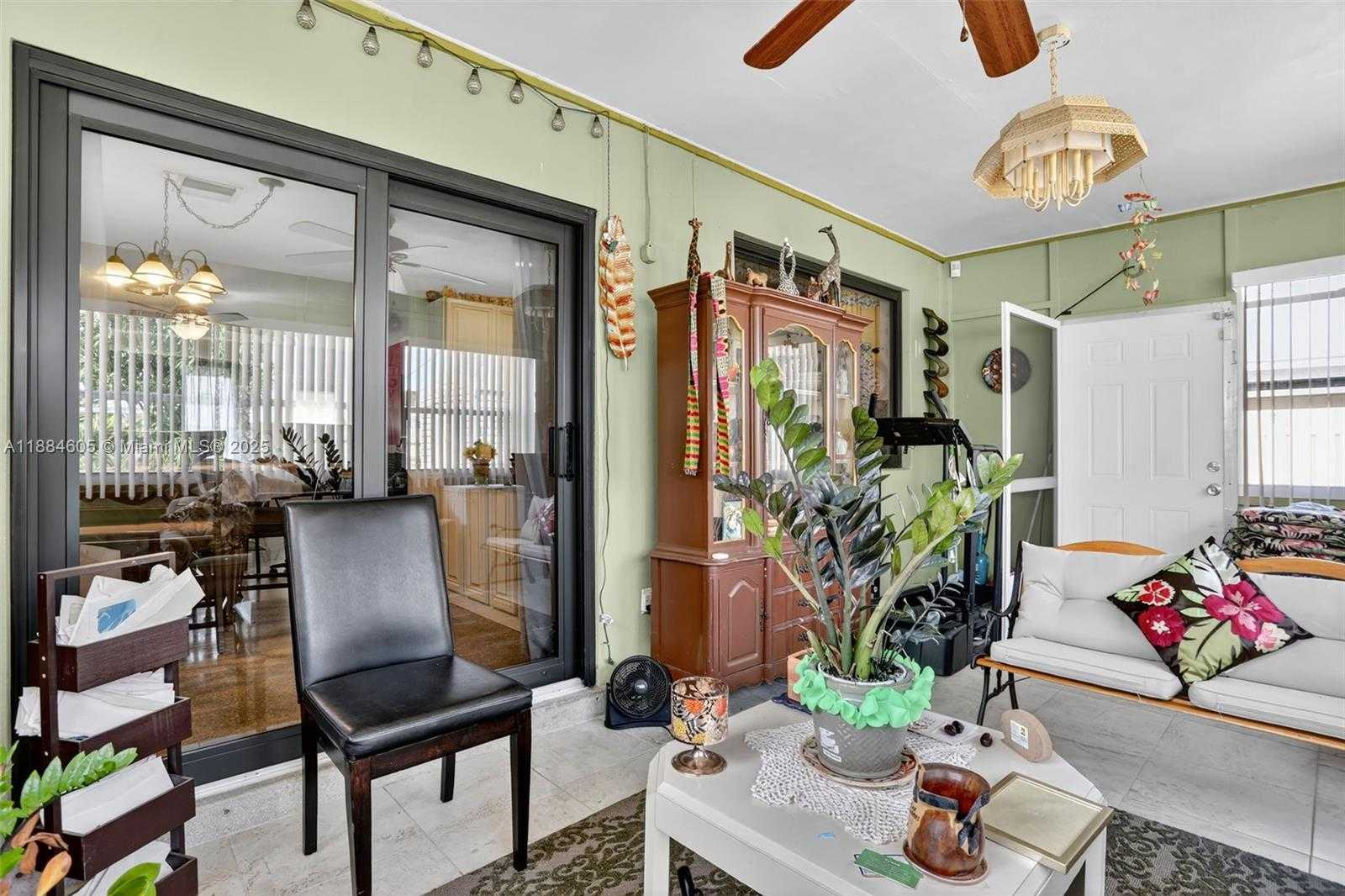 Small Image of 1310 SOUTH WEST 7TH AVE, Deerfield Beach Number 12