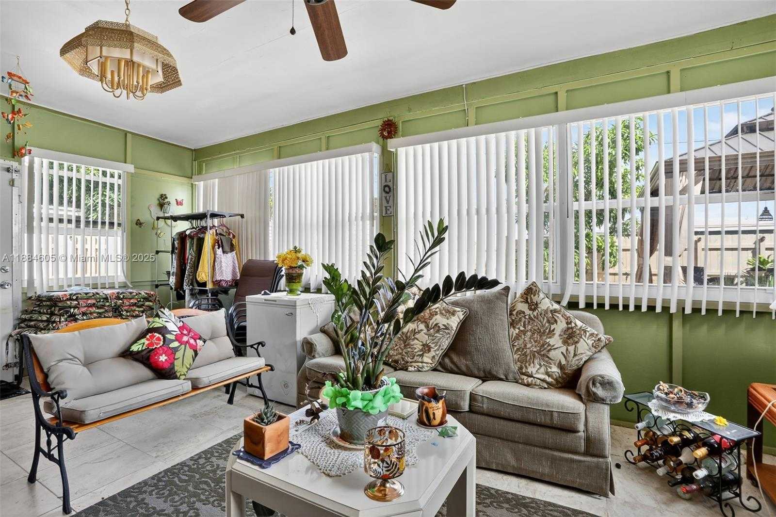 Small Image of 1310 SOUTH WEST 7TH AVE, Deerfield Beach Number 13