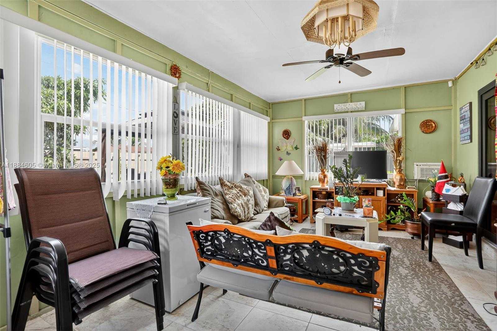 Small Image of 1310 SOUTH WEST 7TH AVE, Deerfield Beach Number 14