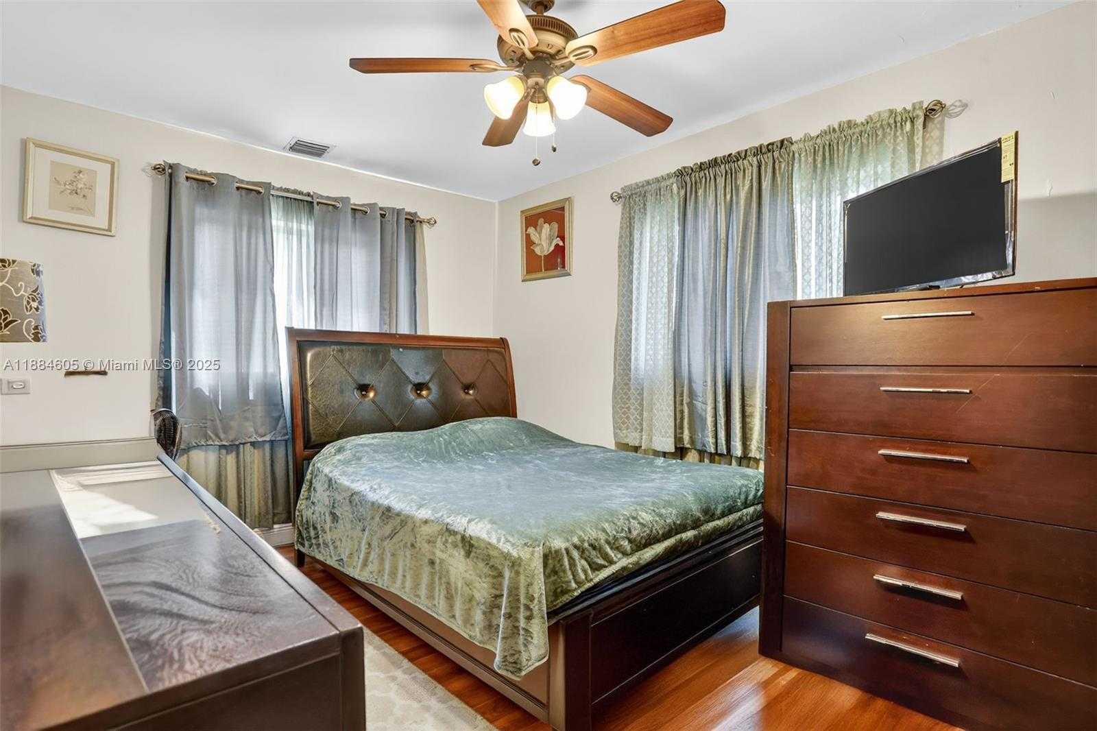 Small Image of 1310 SOUTH WEST 7TH AVE, Deerfield Beach Number 15