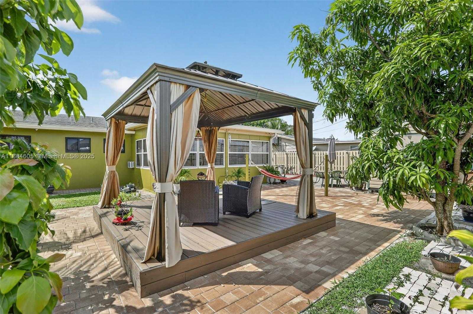 Small Image of 1310 SOUTH WEST 7TH AVE, Deerfield Beach Number 21