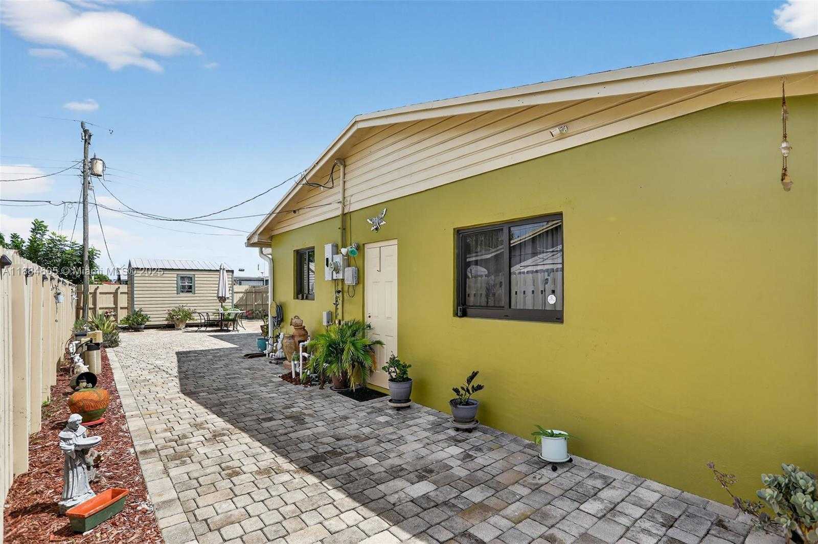 Small Image of 1310 SOUTH WEST 7TH AVE, Deerfield Beach Number 23