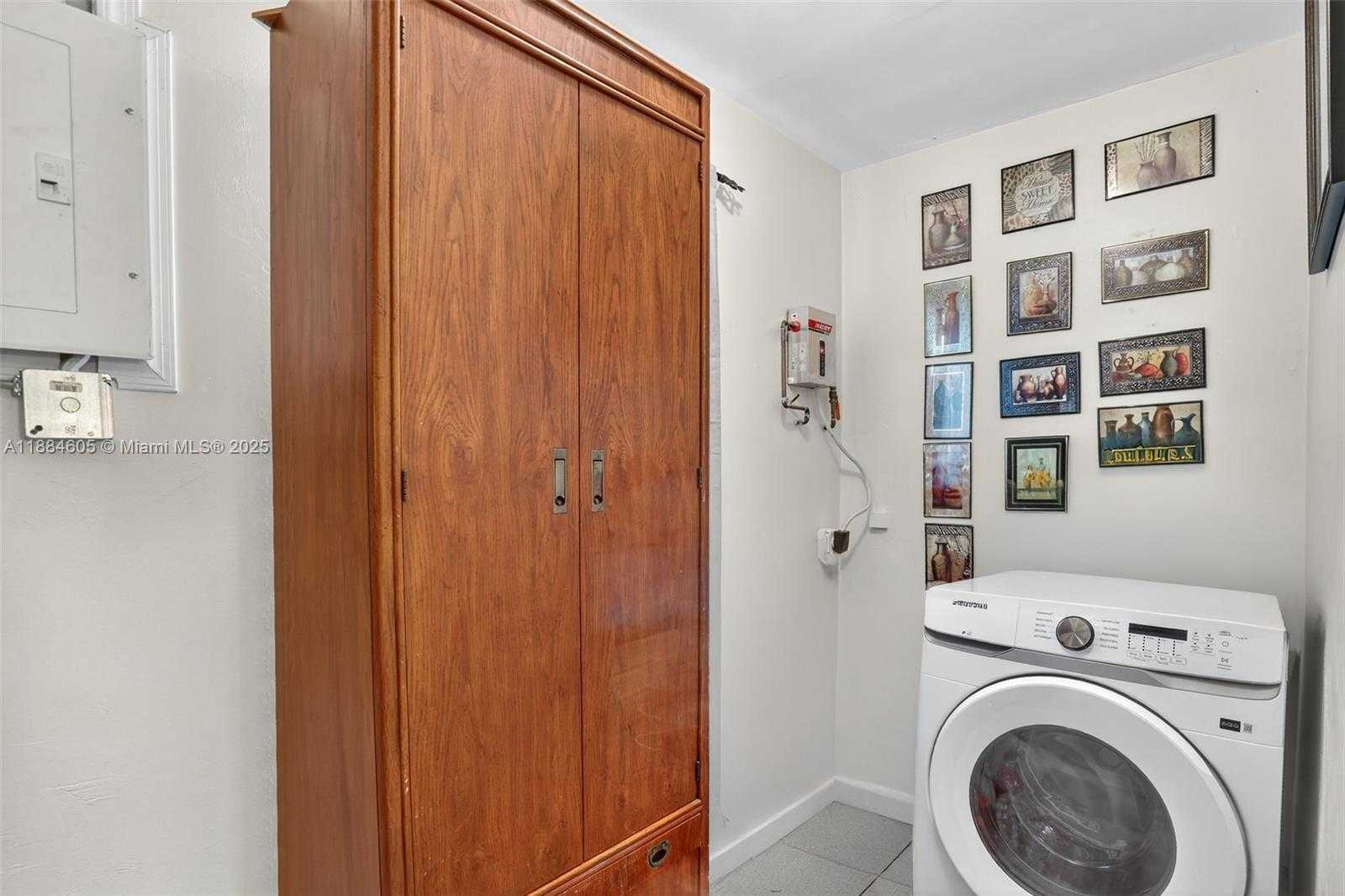 Small Image of 1310 SOUTH WEST 7TH AVE, Deerfield Beach Number 29