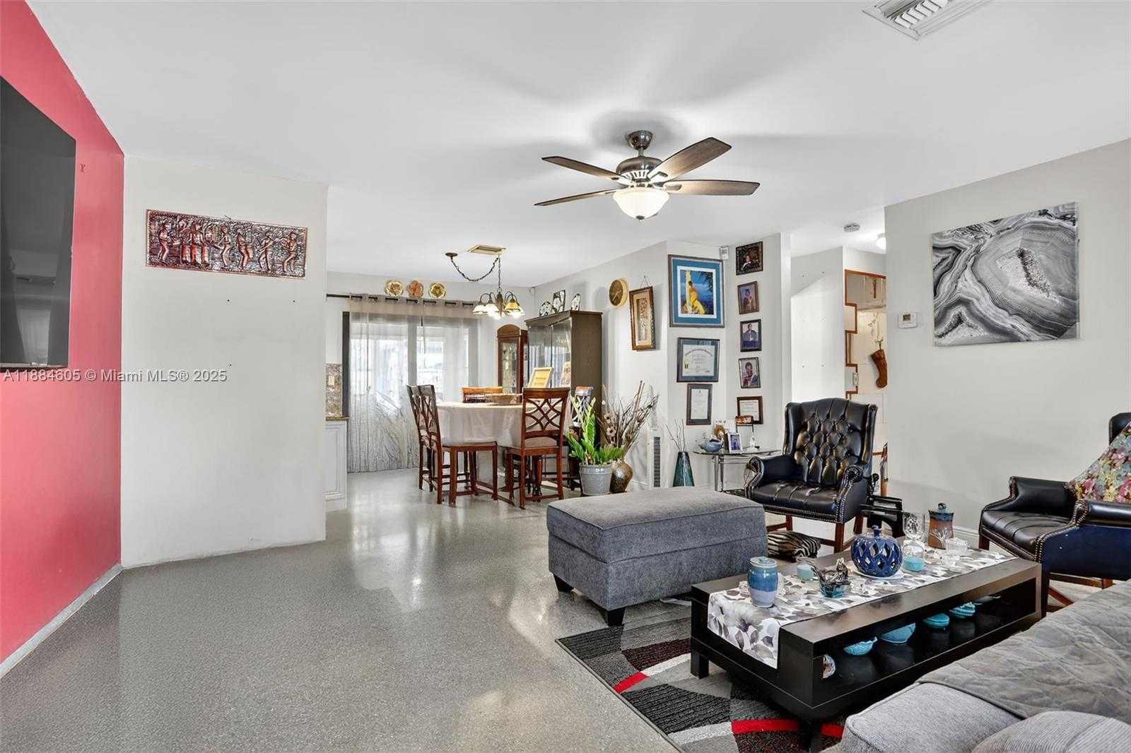 Small Image of 1310 SOUTH WEST 7TH AVE, Deerfield Beach Number 4