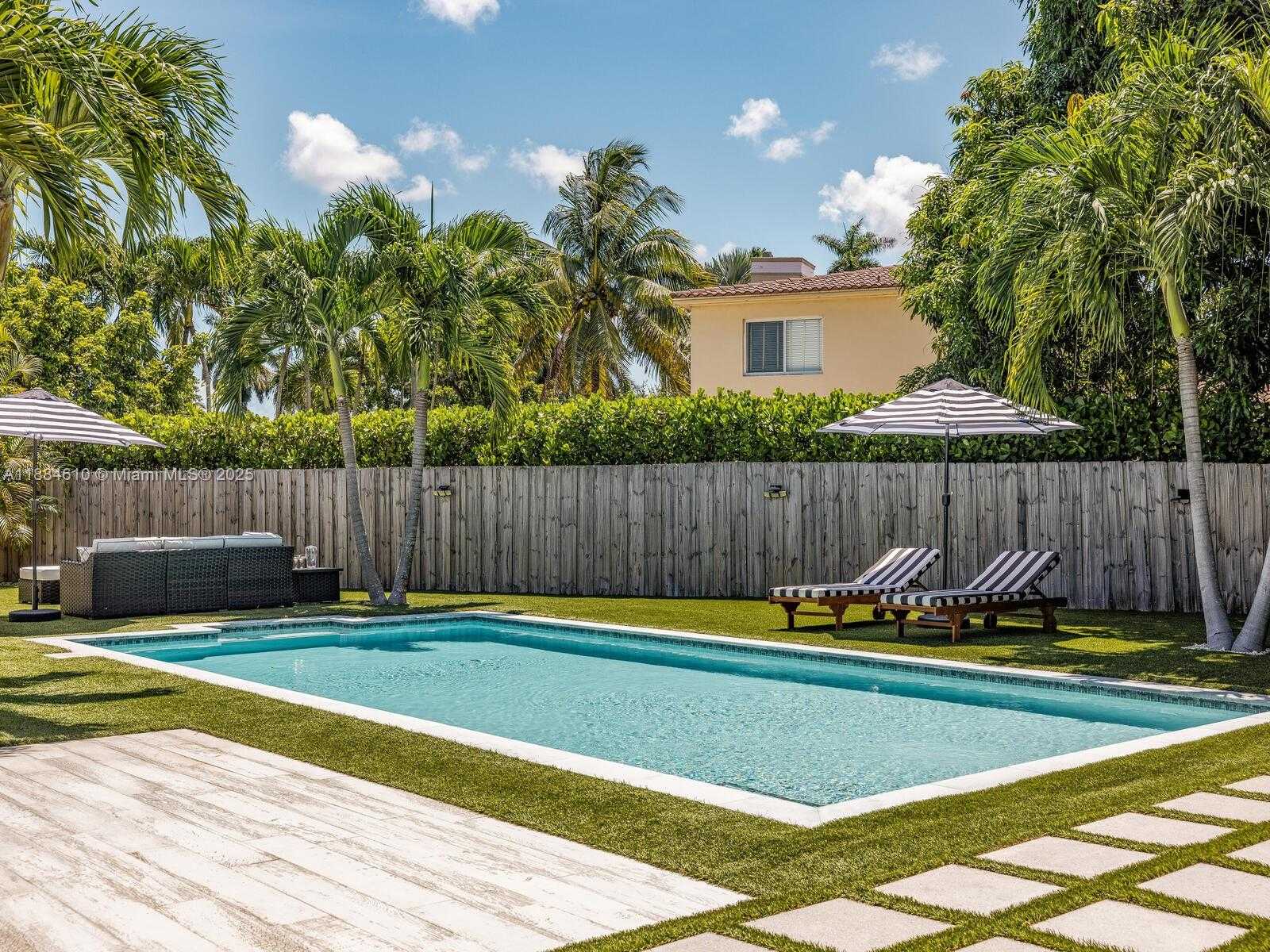 Small Image of 11504 NORTH EAST 6TH AVE, Biscayne Park Number 64