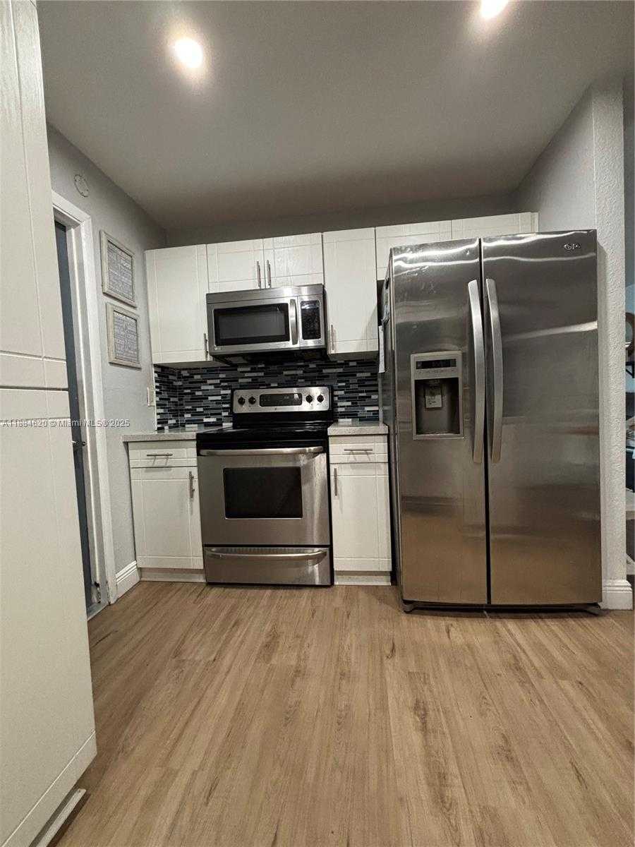 Small Image of 6940 NORTH WEST 17TH ST, Margate Number 11