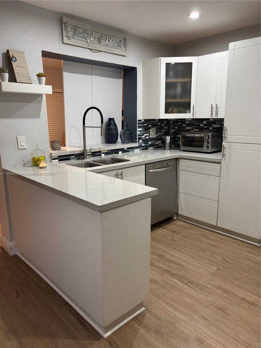 Small Image of 6940 NORTH WEST 17TH ST, Margate Number 3