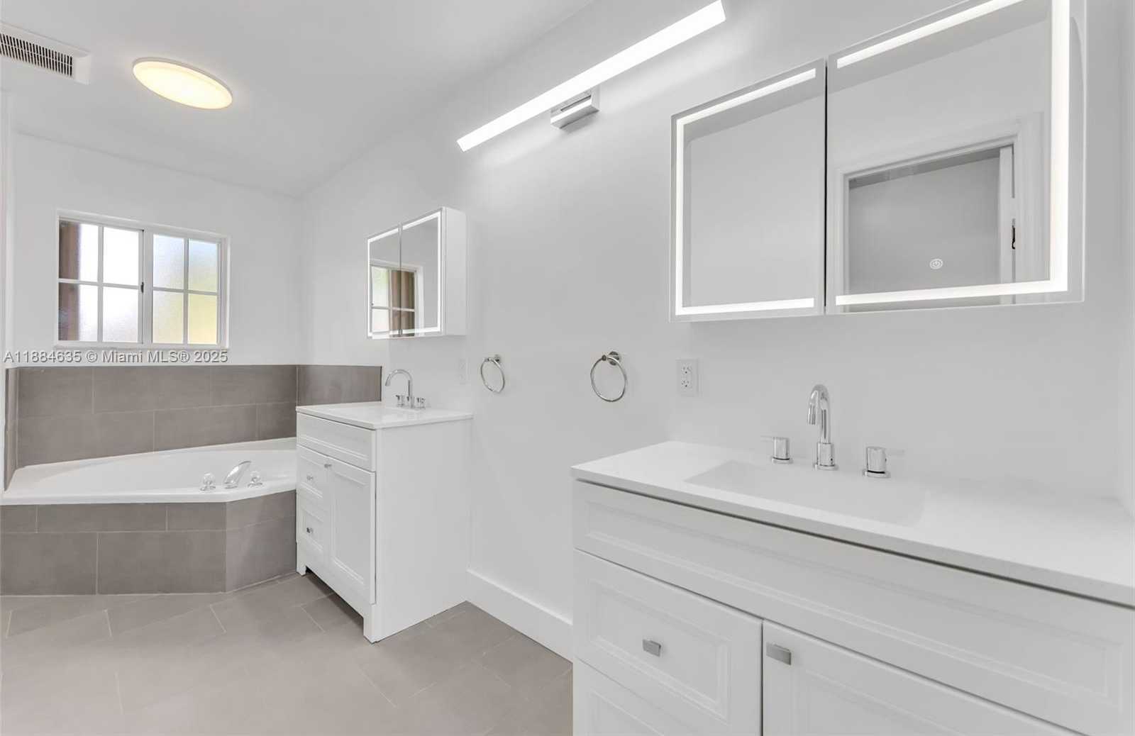 Small Image of 13505 SOUTH WEST 122ND AVE, Miami Number 14