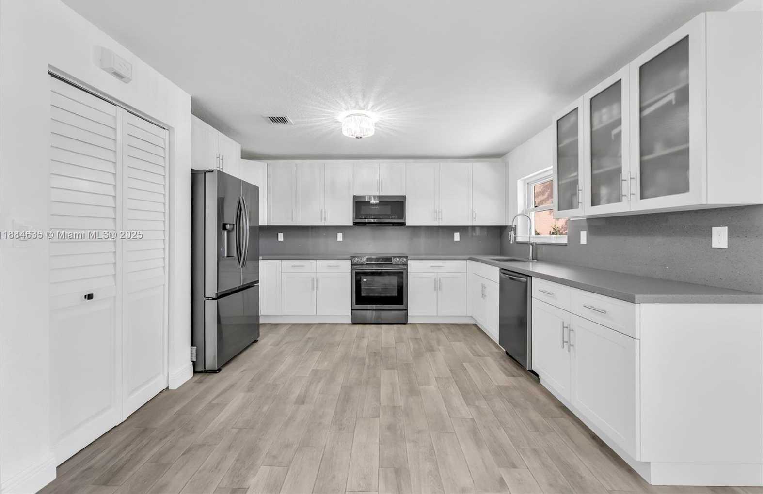 Small Image of 13505 SOUTH WEST 122ND AVE, Miami Number 5
