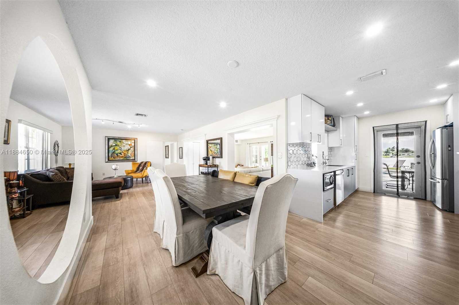 Small Image of 17931 NORTH WEST 85TH AVE, Hialeah Number 11