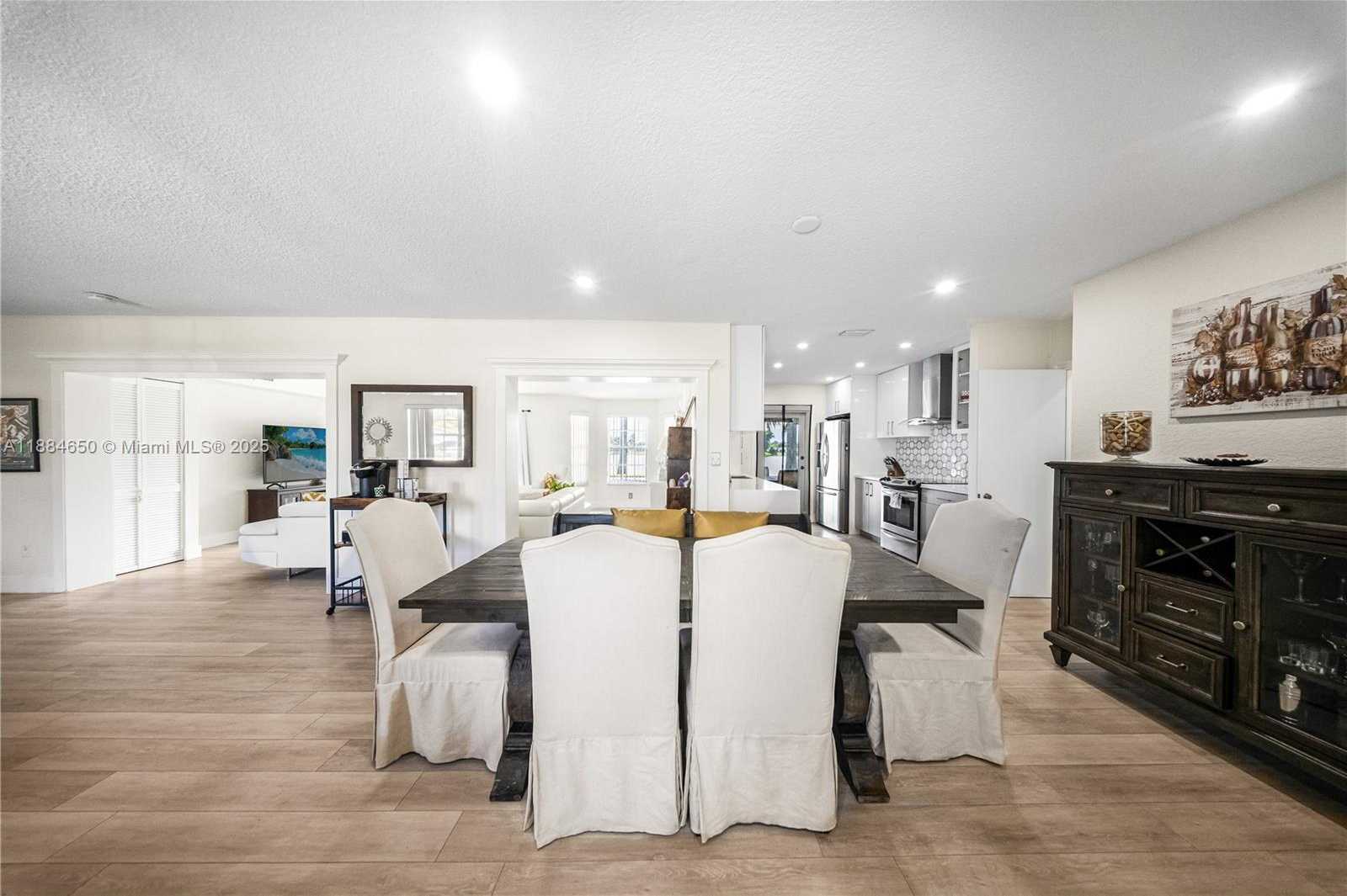 Small Image of 17931 NORTH WEST 85TH AVE, Hialeah Number 12