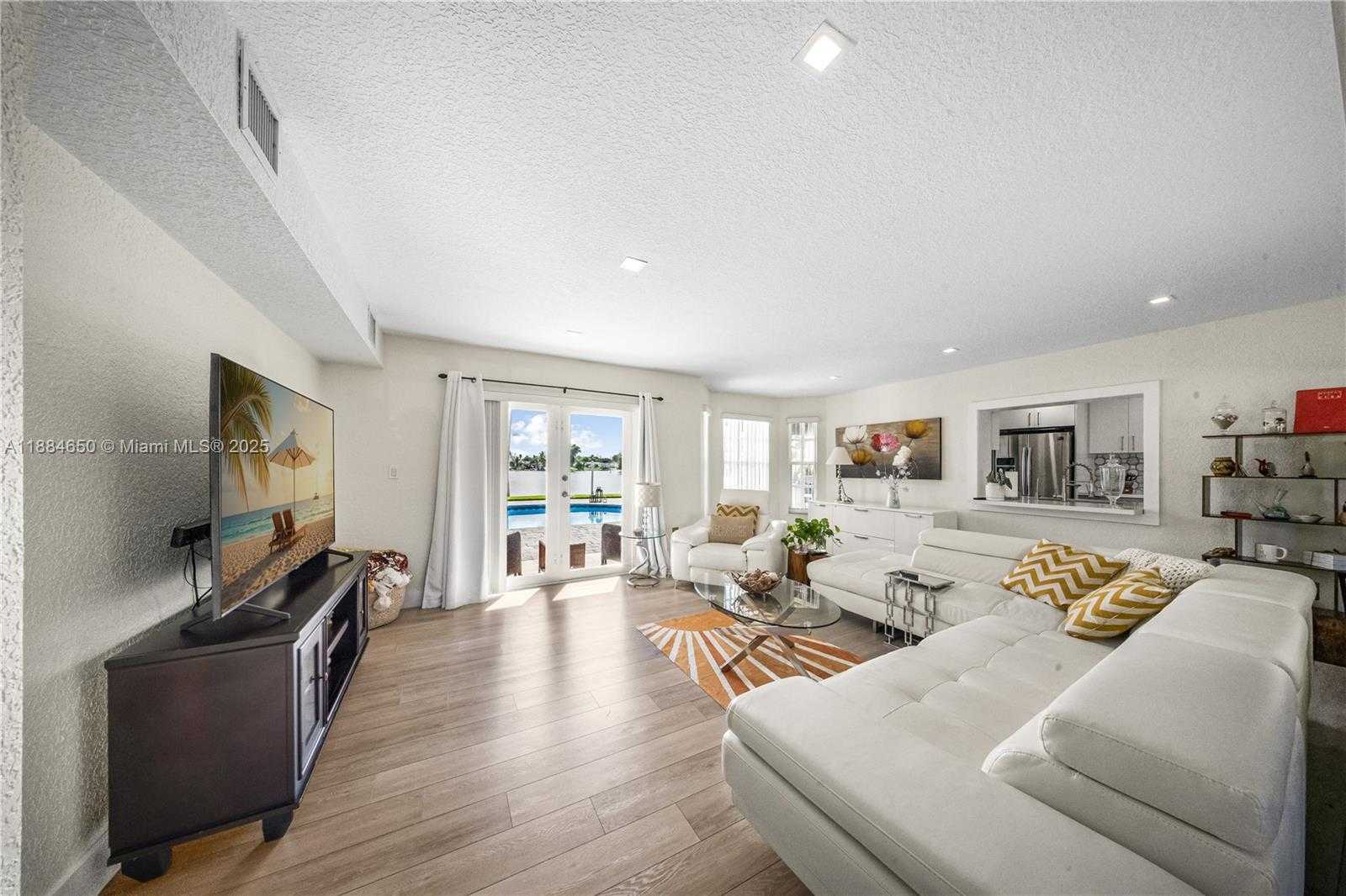 Small Image of 17931 NORTH WEST 85TH AVE, Hialeah Number 15