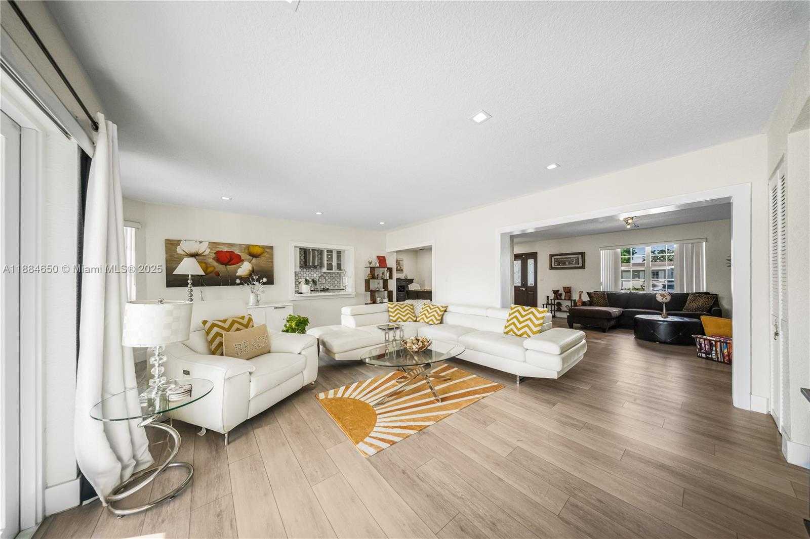 Small Image of 17931 NORTH WEST 85TH AVE, Hialeah Number 16