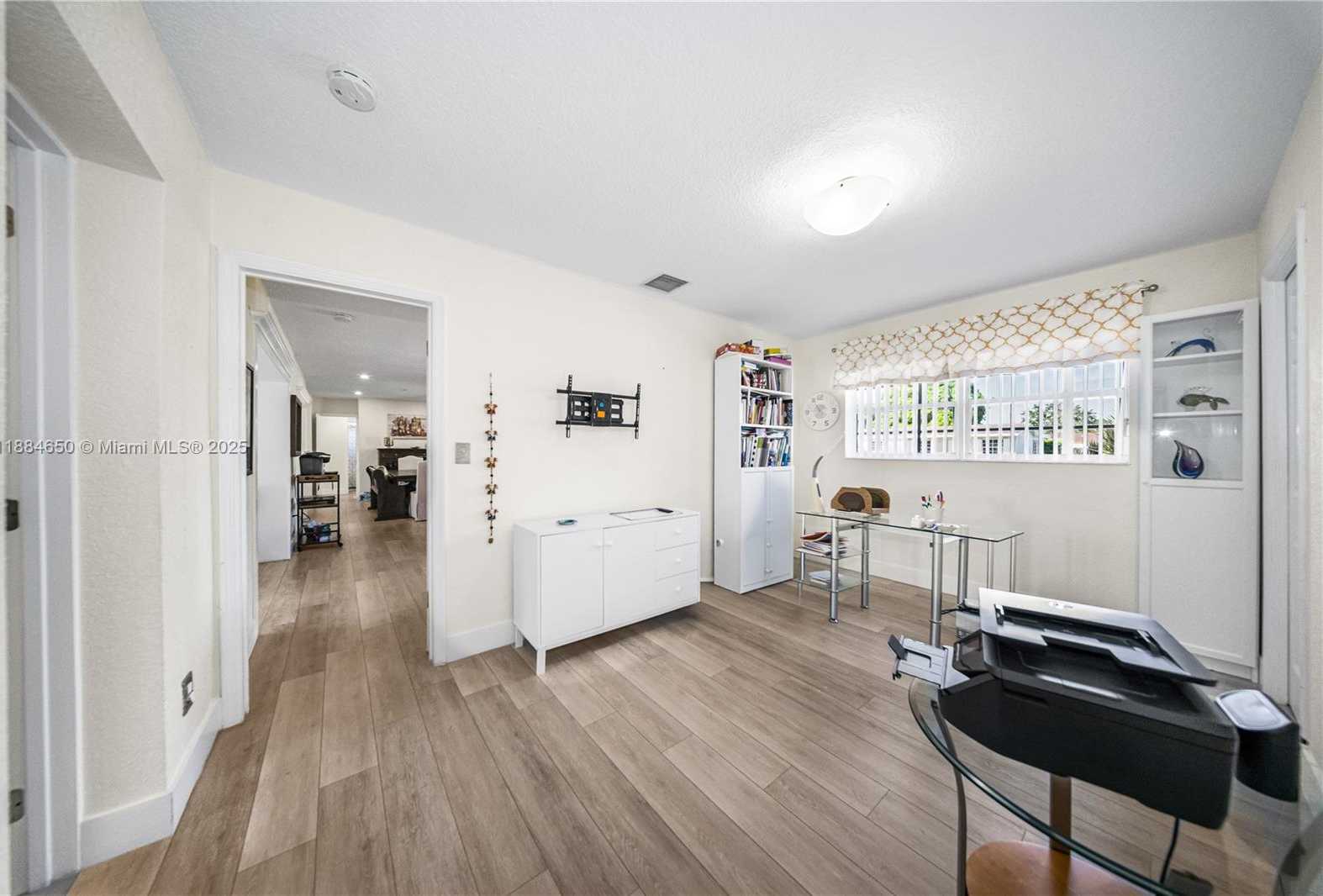 Small Image of 17931 NORTH WEST 85TH AVE, Hialeah Number 22