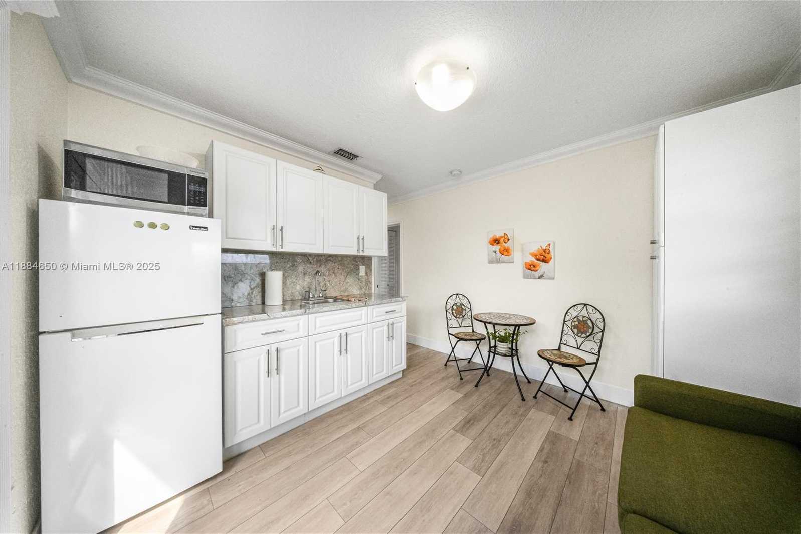 Small Image of 17931 NORTH WEST 85TH AVE, Hialeah Number 29
