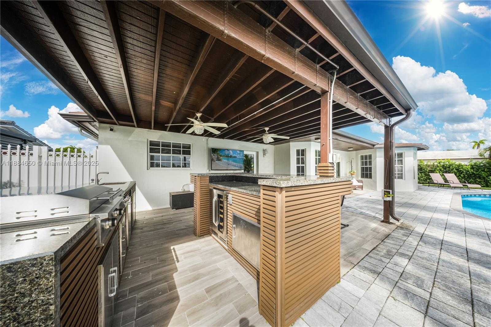 Small Image of 17931 NORTH WEST 85TH AVE, Hialeah Number 35
