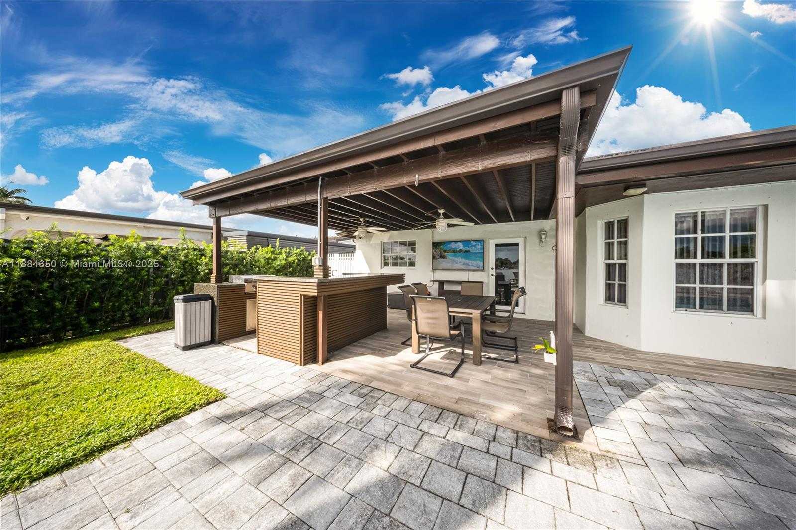 Small Image of 17931 NORTH WEST 85TH AVE, Hialeah Number 36