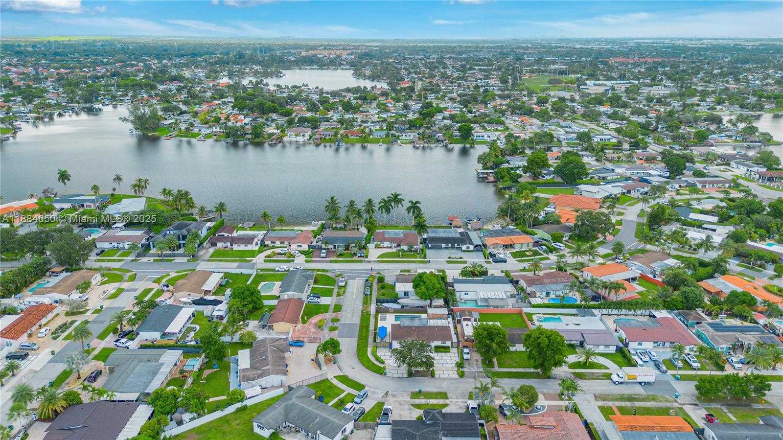 Small Image of 17931 NORTH WEST 85TH AVE, Hialeah Number 44