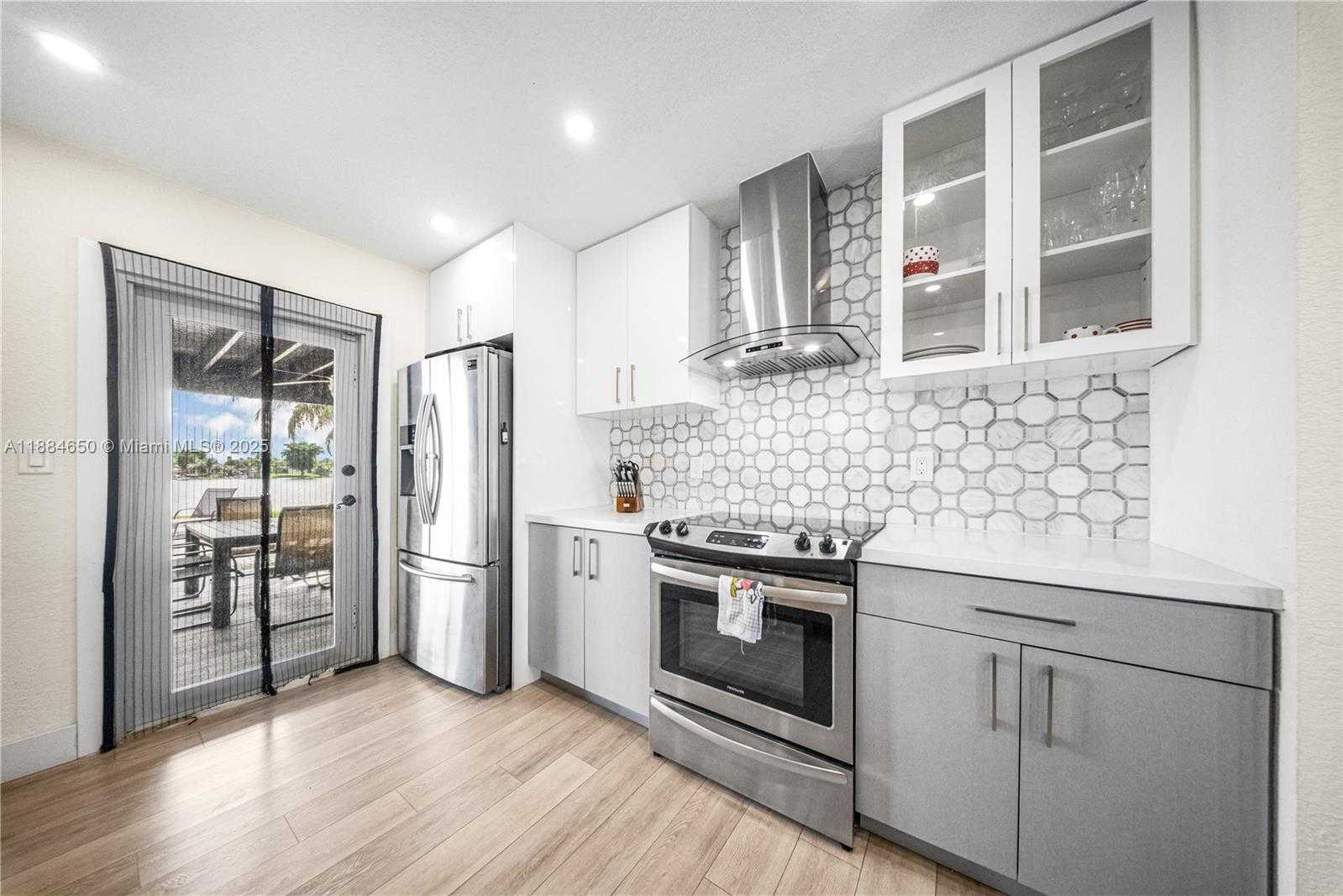 Small Image of 17931 NORTH WEST 85TH AVE, Hialeah Number 6
