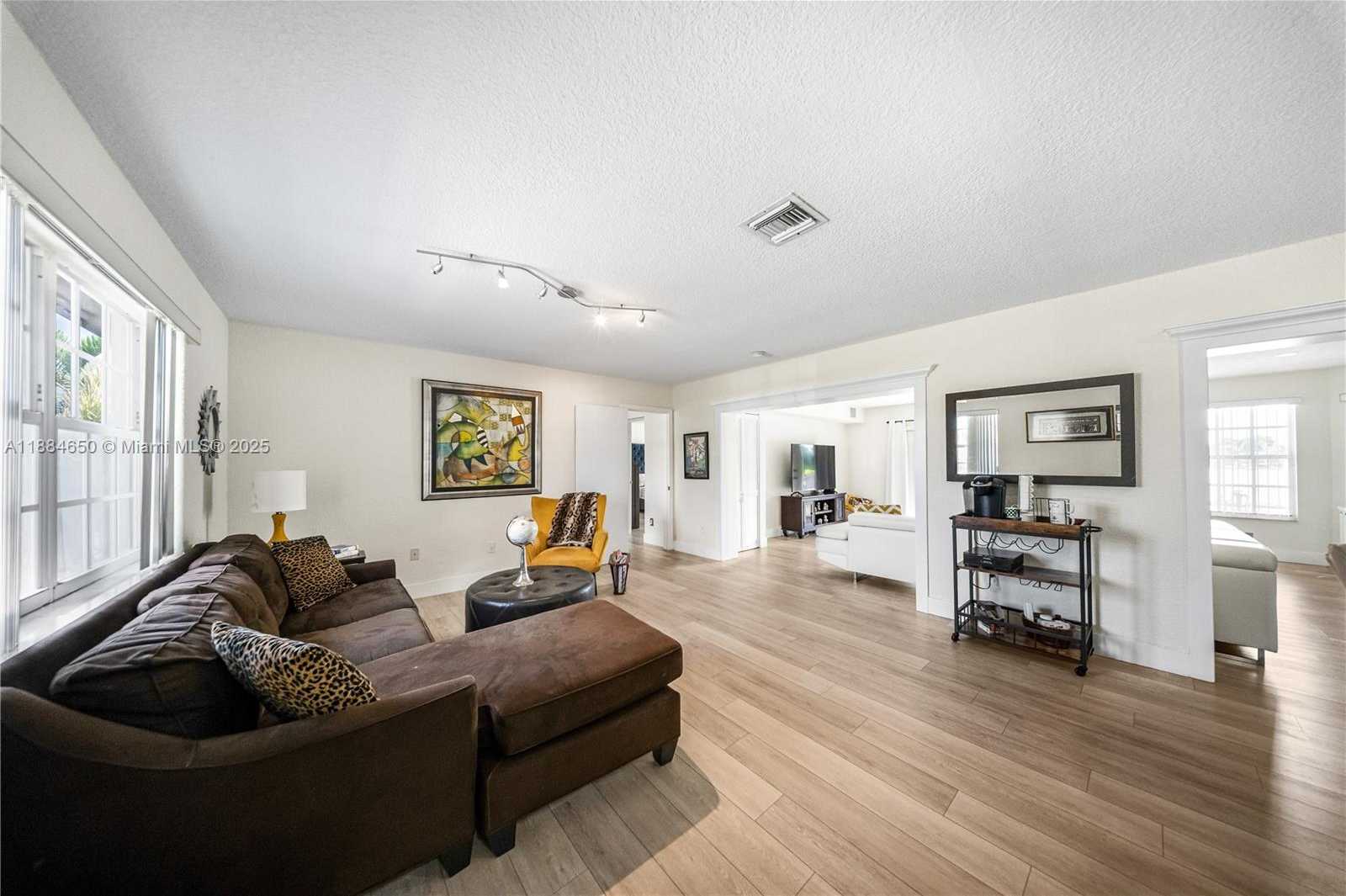 Small Image of 17931 NORTH WEST 85TH AVE, Hialeah Number 8