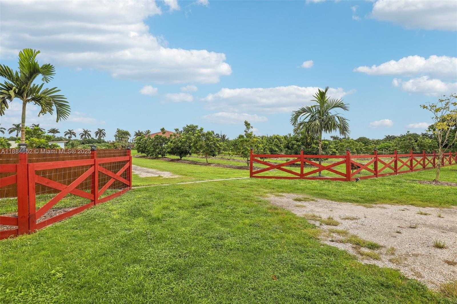 Small Image of 22555 SOUTH WEST 264TH ST, Homestead Number 46