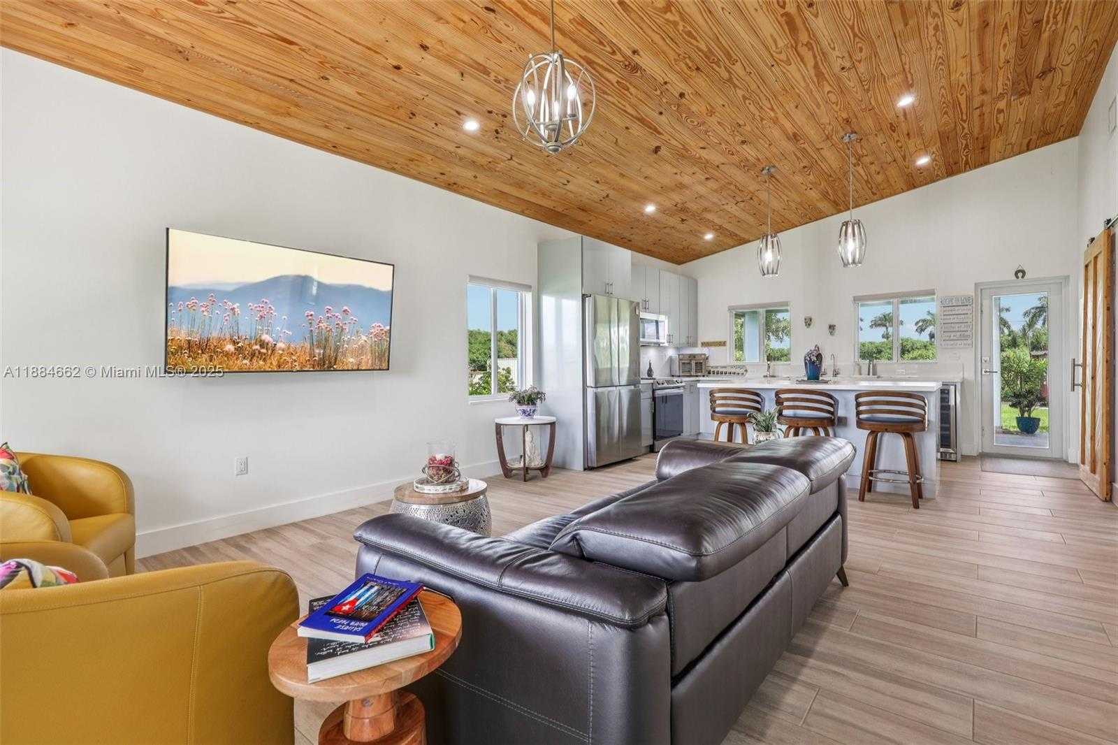 Small Image of 22555 SOUTH WEST 264TH ST, Homestead Number 8