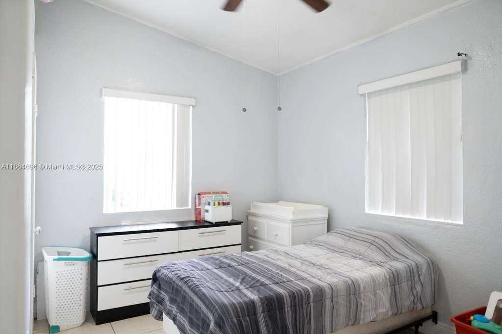 Small Image of 18040 NORTH WEST 2ND CT, Miami Gardens Number 14