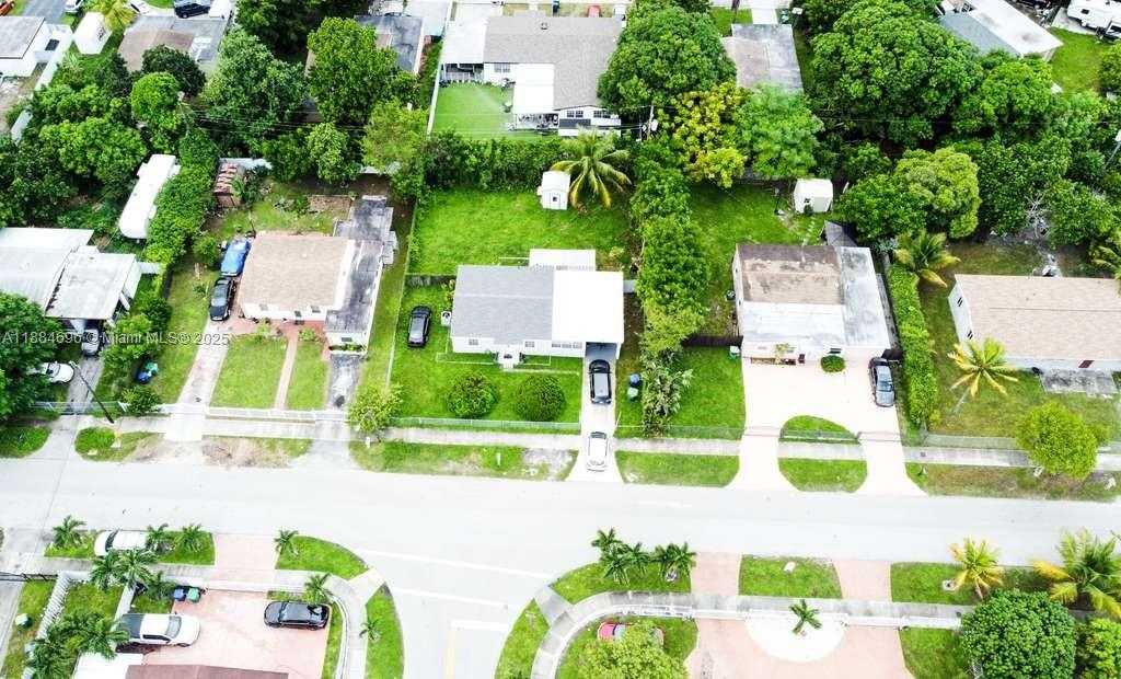 Small Image of 18040 NORTH WEST 2ND CT, Miami Gardens Number 21
