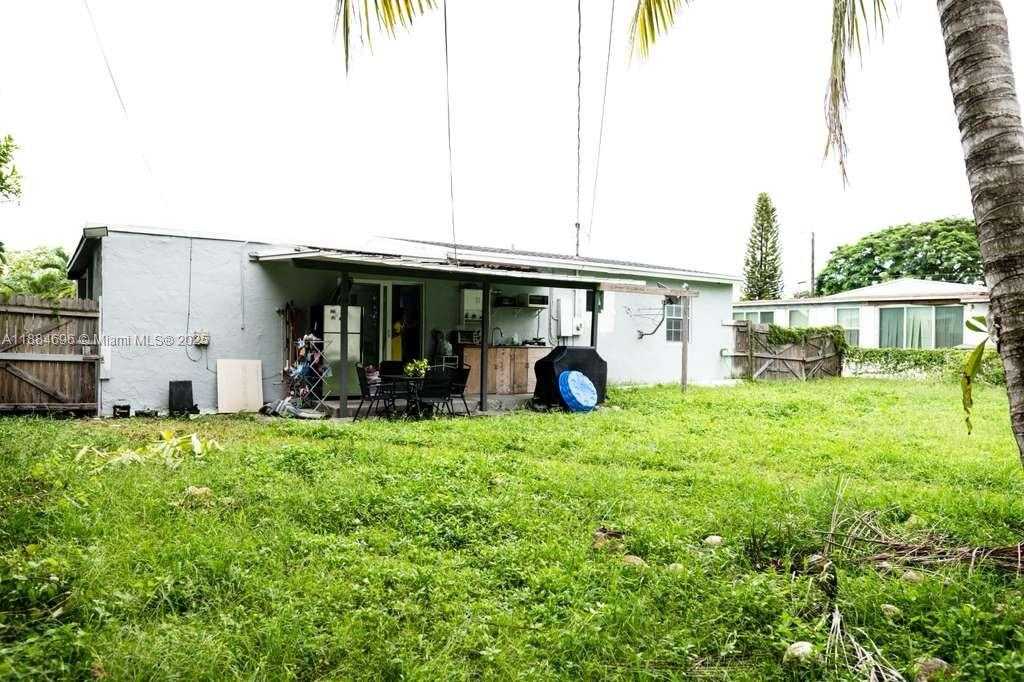 Small Image of 18040 NORTH WEST 2ND CT, Miami Gardens Number 32