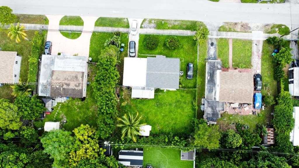 Small Image of 18040 NORTH WEST 2ND CT, Miami Gardens Number 33