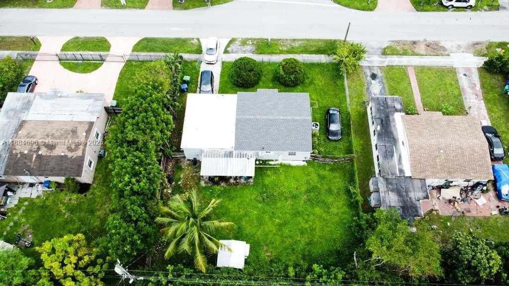 Small Image of 18040 NORTH WEST 2ND CT, Miami Gardens Number 36