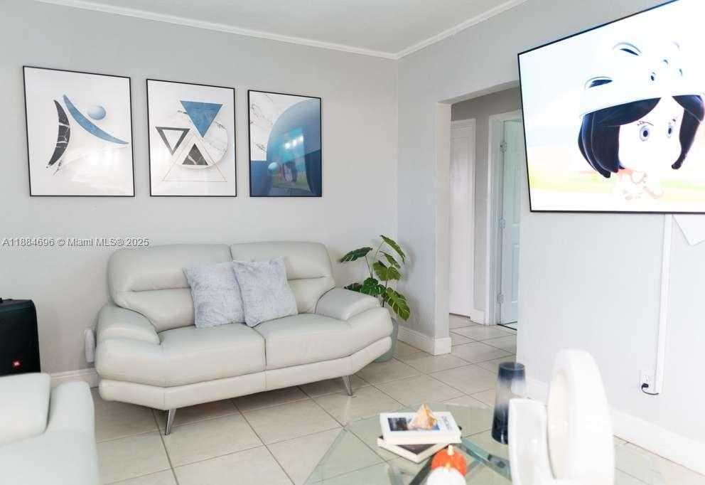 Small Image of 18040 NORTH WEST 2ND CT, Miami Gardens Number 7