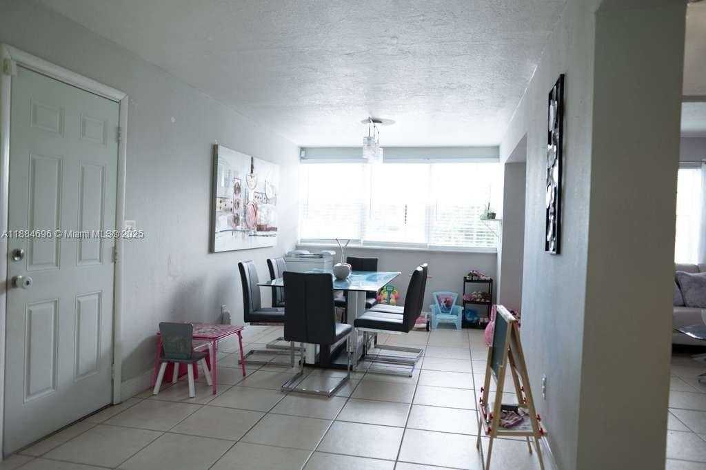 Small Image of 18040 NORTH WEST 2ND CT, Miami Gardens Number 9