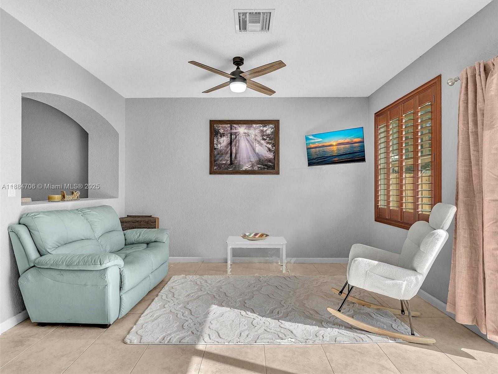 Small Image of 625 SOUTH EAST 30TH TER, Homestead Number 11