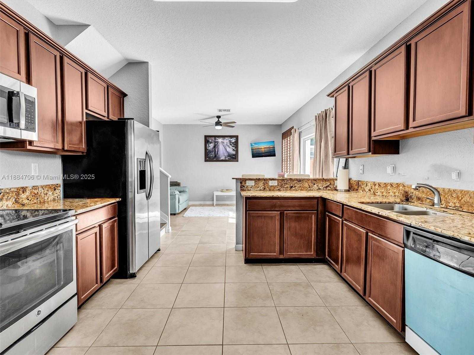 Small Image of 625 SOUTH EAST 30TH TER, Homestead Number 24
