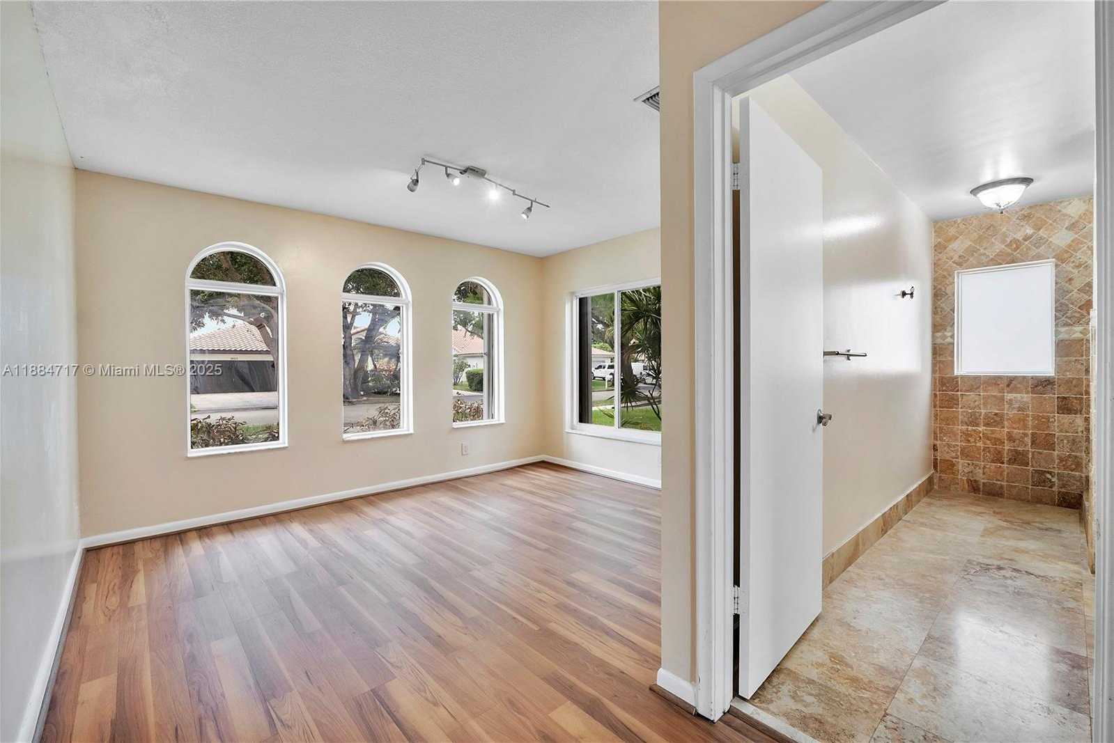Small Image of 1018 NORTH WEST 132ND AVE, Sunrise Number 15