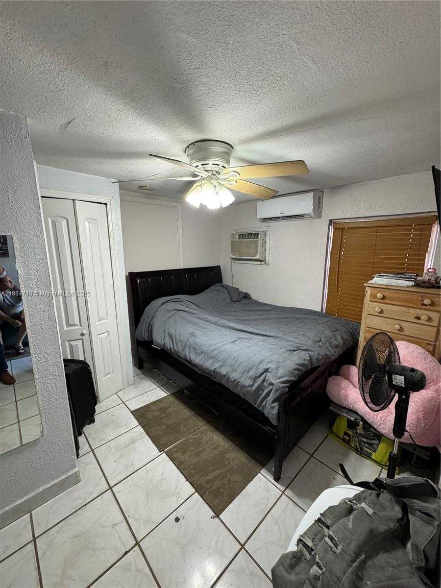 Small Image of 825 EAST 9TH LN, Hialeah Number 9