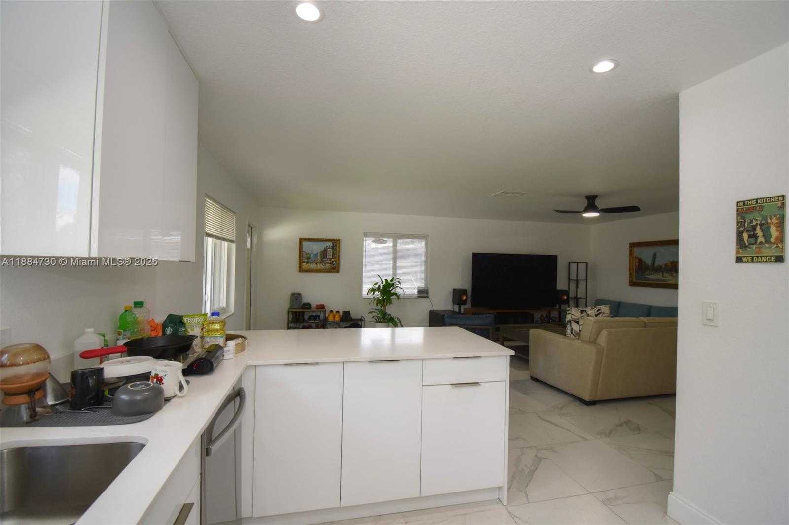 Small Image of 830 NORTH WEST 19TH TER, Fort Lauderdale Number 10