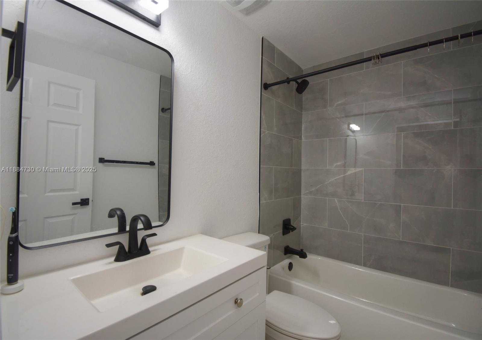 Small Image of 830 NORTH WEST 19TH TER, Fort Lauderdale Number 25