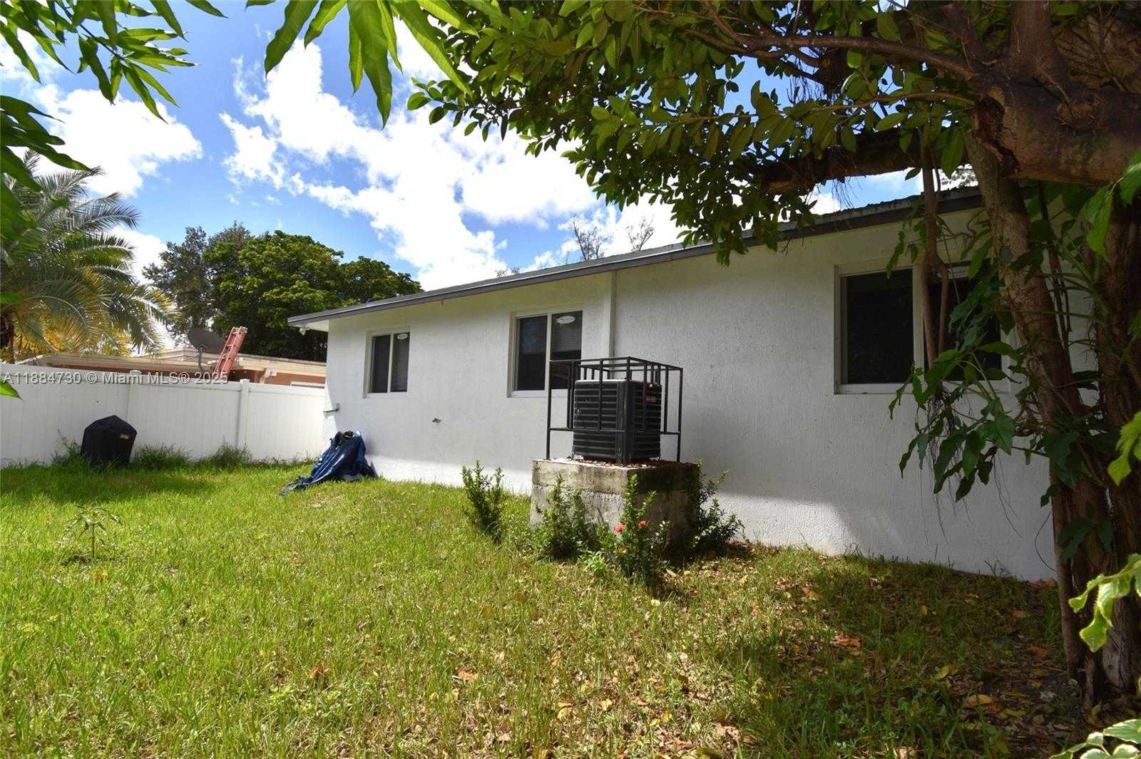 Small Image of 830 NORTH WEST 19TH TER, Fort Lauderdale Number 31