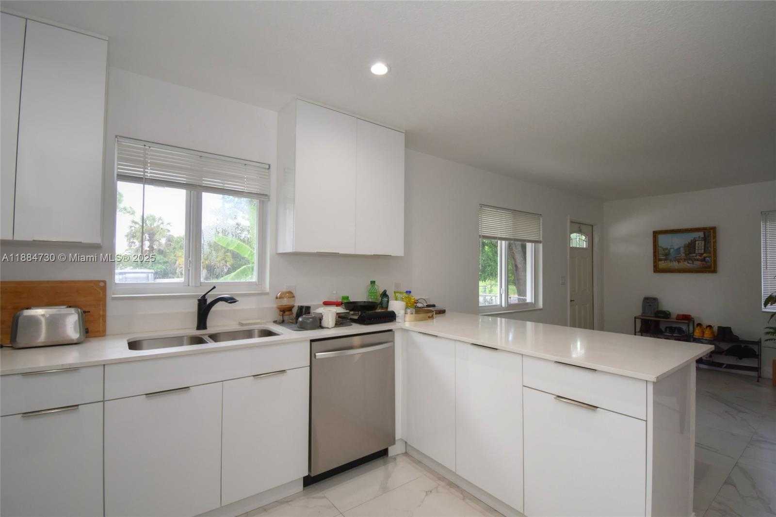 Small Image of 830 NORTH WEST 19TH TER, Fort Lauderdale Number 9
