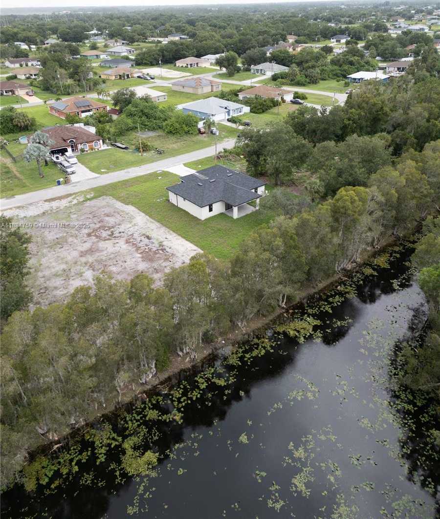 Small Image of 607 PELEE AVE, Lehigh Acres Number 10