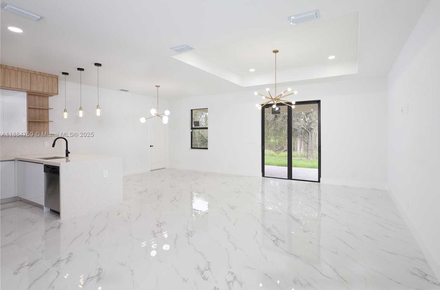 Small Image of 607 PELEE AVE, Lehigh Acres Number 13
