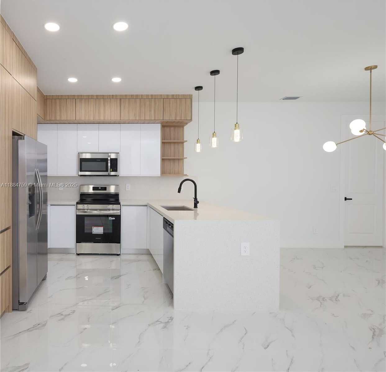 Small Image of 607 PELEE AVE, Lehigh Acres Number 14