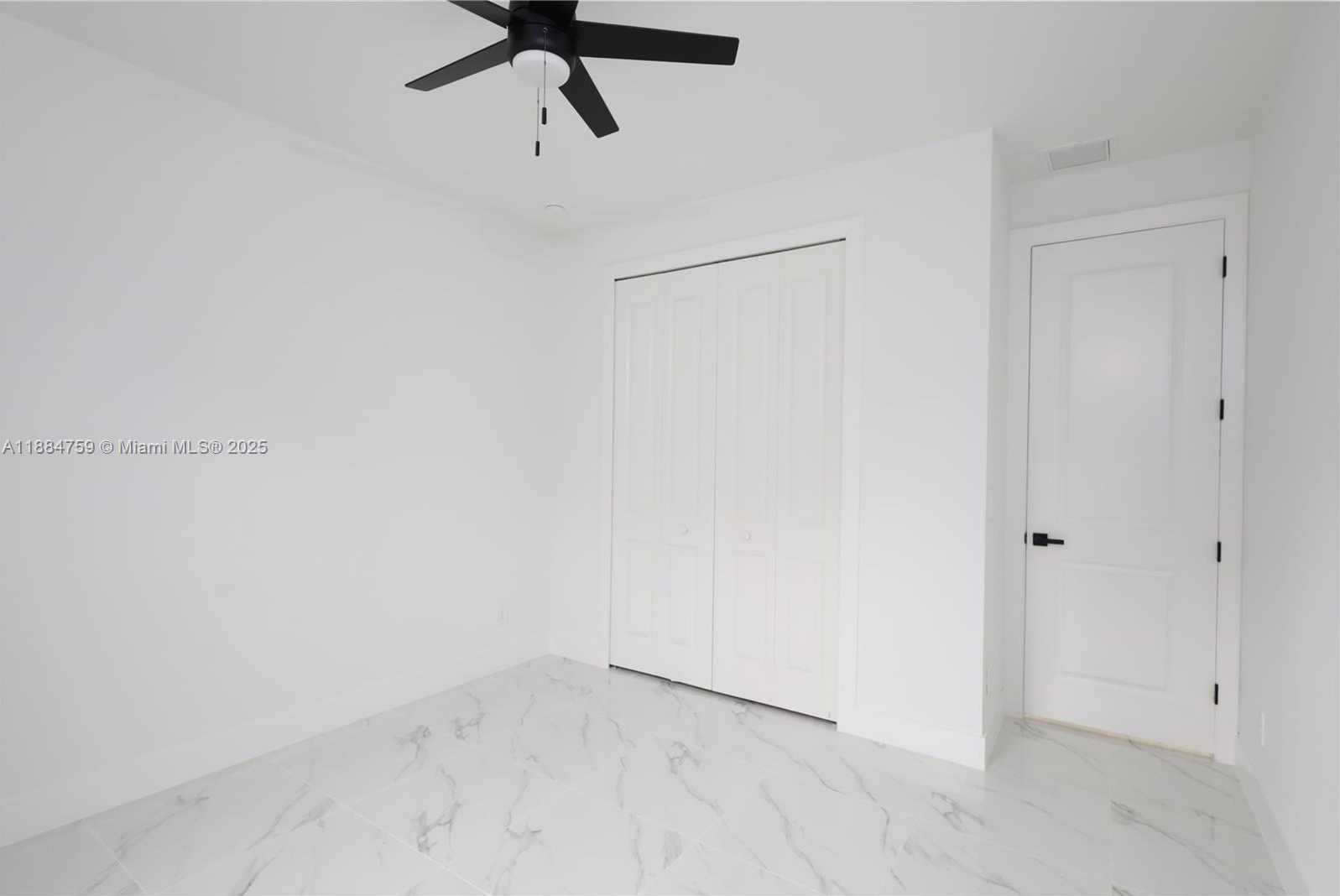 Small Image of 607 PELEE AVE, Lehigh Acres Number 26