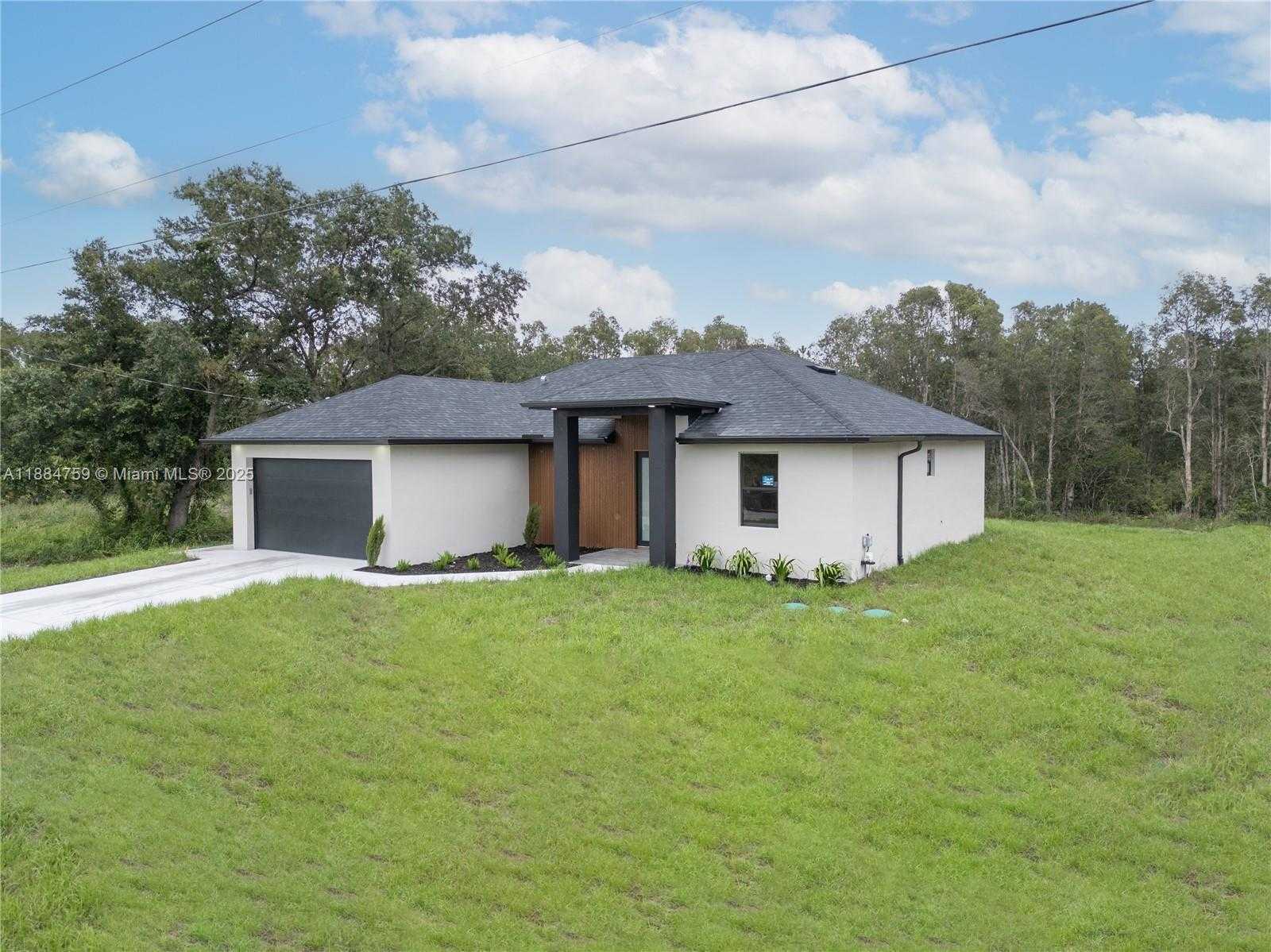 Small Image of 607 PELEE AVE, Lehigh Acres Number 4